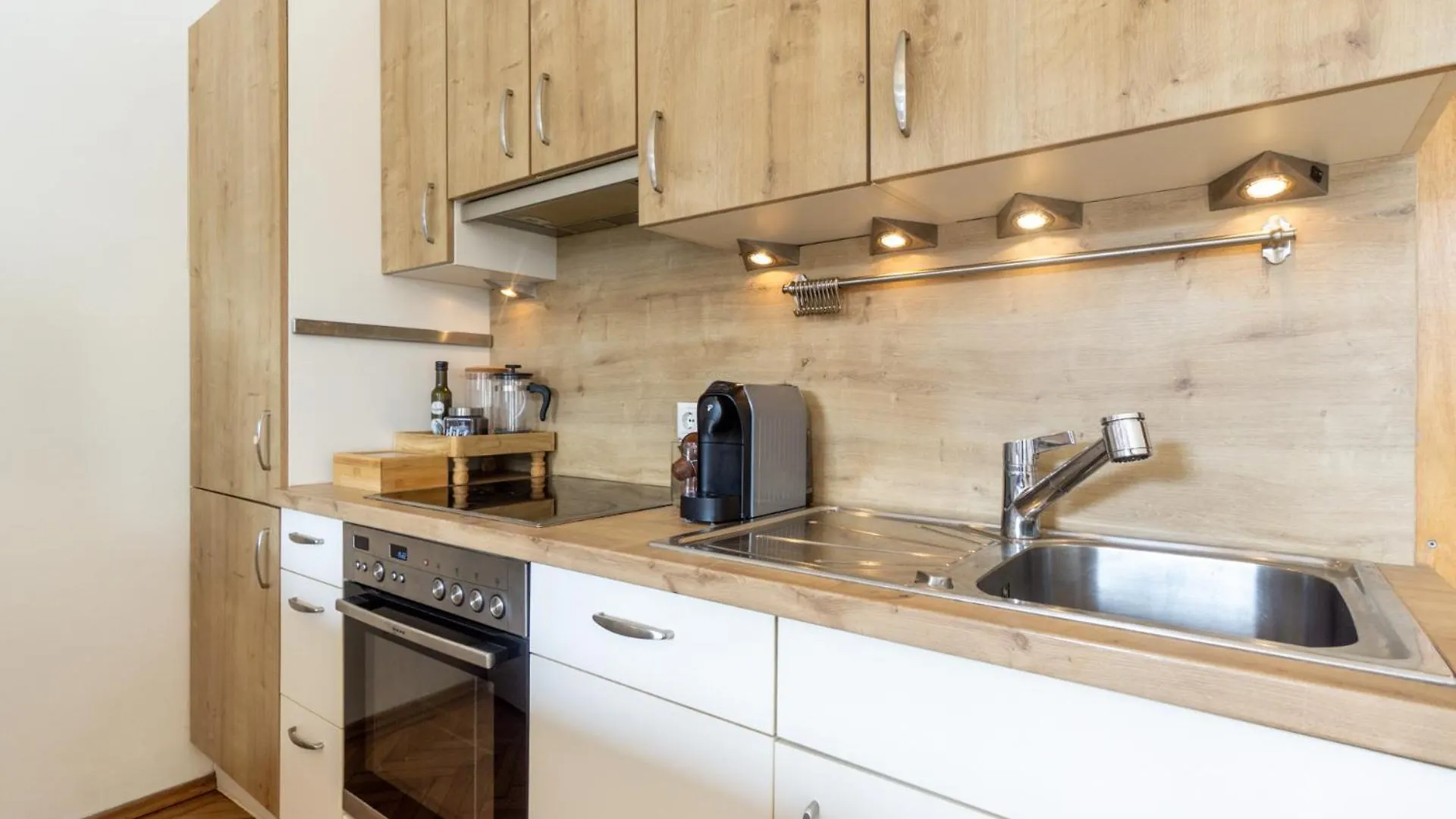 Next To Stadion, Near To Lainzer Tiergarten Apartment Vienna 0*,  Austria
